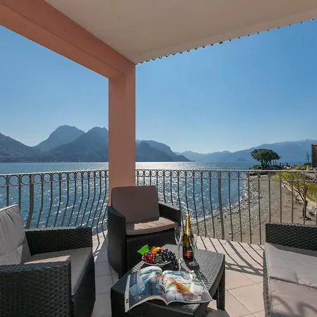 Garibaldi View Apartment *