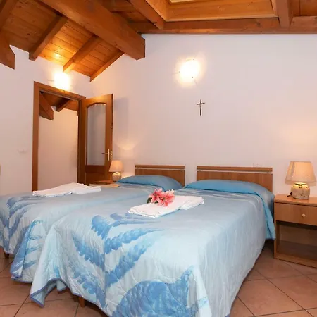 Garibaldi View Apartment *